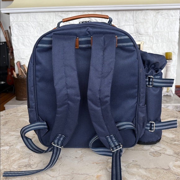 NWOT Picnic Backpack - Picture 10 of 12